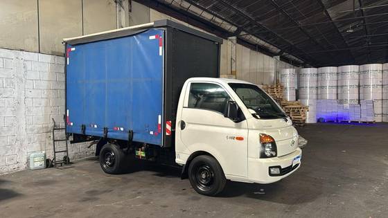 HYUNDAI HR 2.5 LONGO SEM CAÇAMBA 4X2 16V 130CV TURBO INTERCOOLER DIESEL 2P MANUAL
